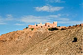 Marocco meridionale - Lungo la strada da Tiznit a Tafraoute. Il col du Kerdous e il Kerdous Hotel. 